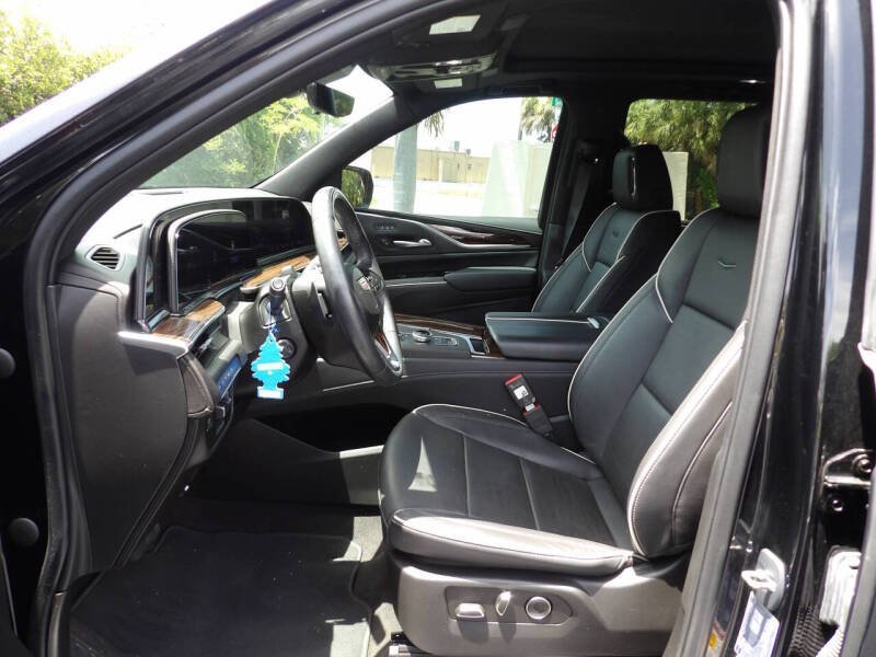 2023-cadillac-escalade-premium-luxury-big-3