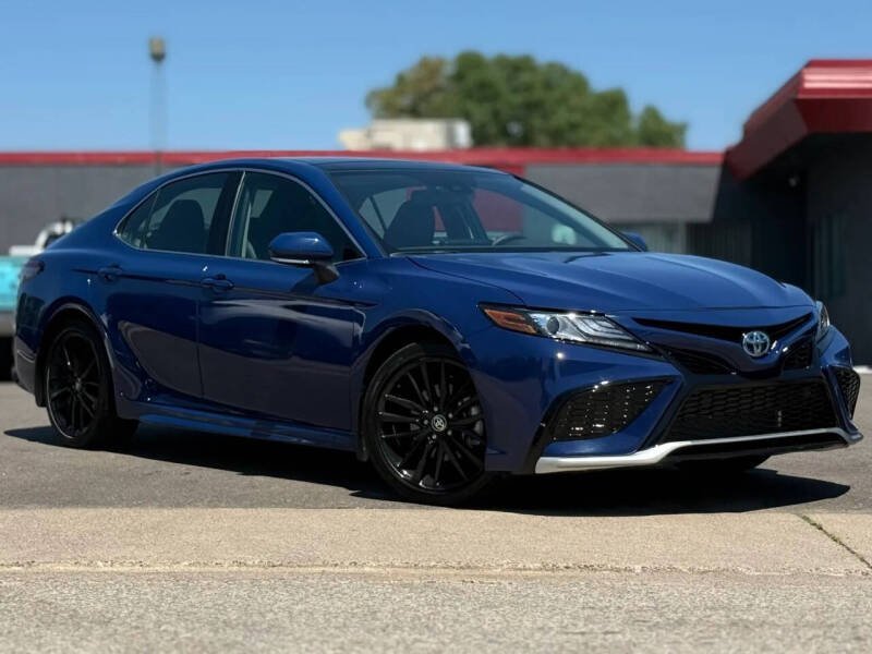 2024-toyota-camry-xse-small-1