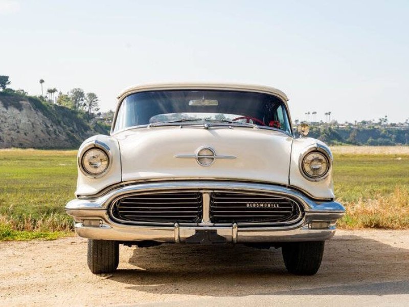 1956-oldsmobile-98-small-1
