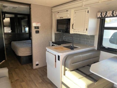2019-ford-e-series-e-450-sd-big-3