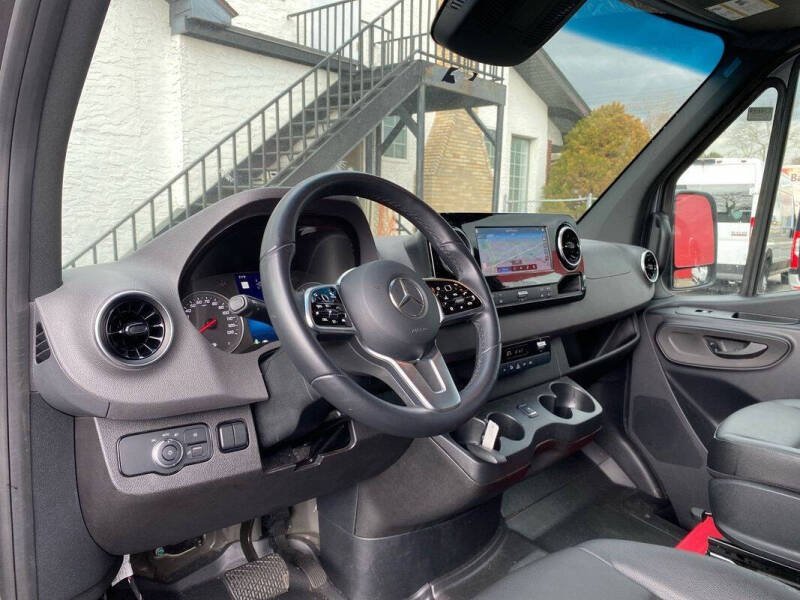 2022-mercedes-benz-sprinter-4500-big-2