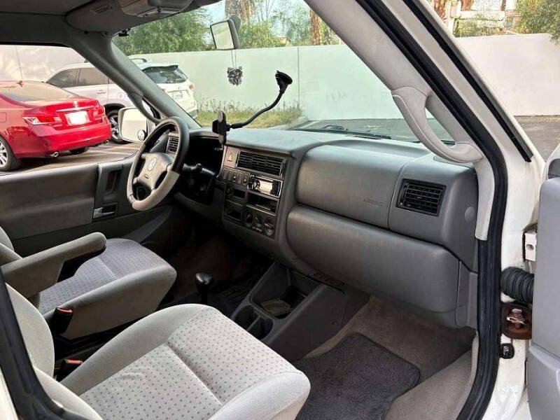 2002-volkswagen-eurovan-mv-small-1