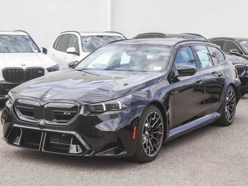 2026-bmw-m5-touring-small-1