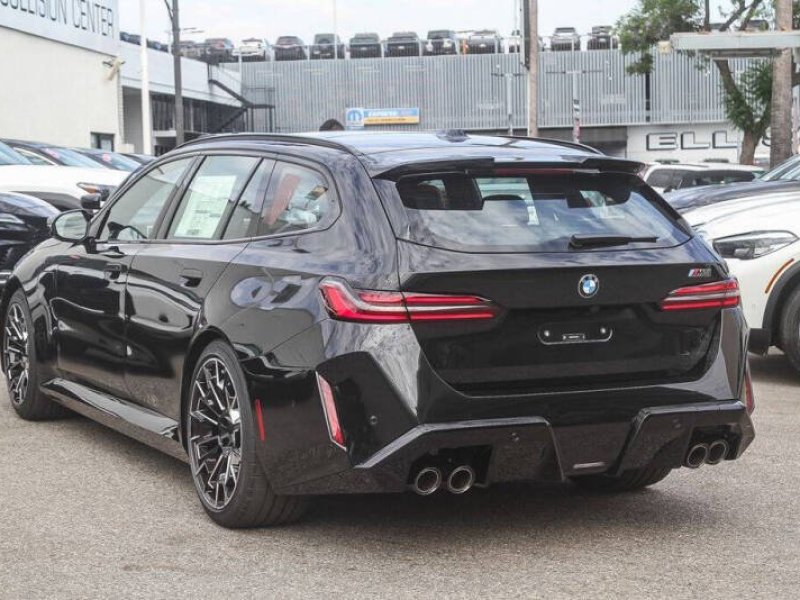 2026-bmw-m5-touring-small-2